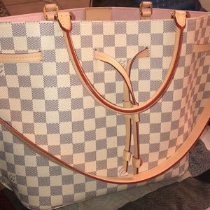 Authentic LV Giralota